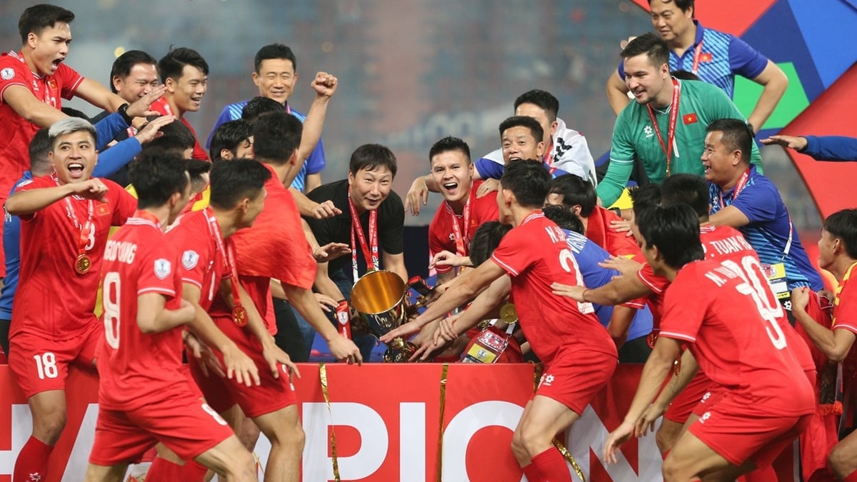 គ្រូ​បង្វឹក Kim Sang Sik ទម្លាយ​យុទ្ធសាស្ត្រ​កន្សែង​ពោះគោ ដើម្បី​ទទួល​បាន​សំបុត្រ​ចូល​រួម World Cup 2030