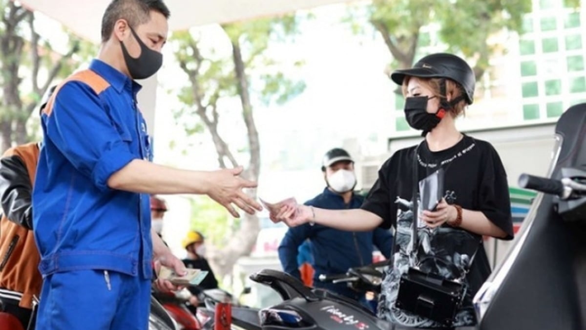 RON 95-III gasoline price increased to 20,074 VND/liter