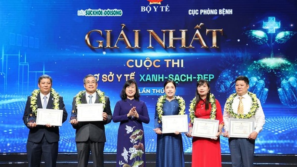 The first time awarding the contest "Green - Clean - Beautiful Medical Facilities" nationwide