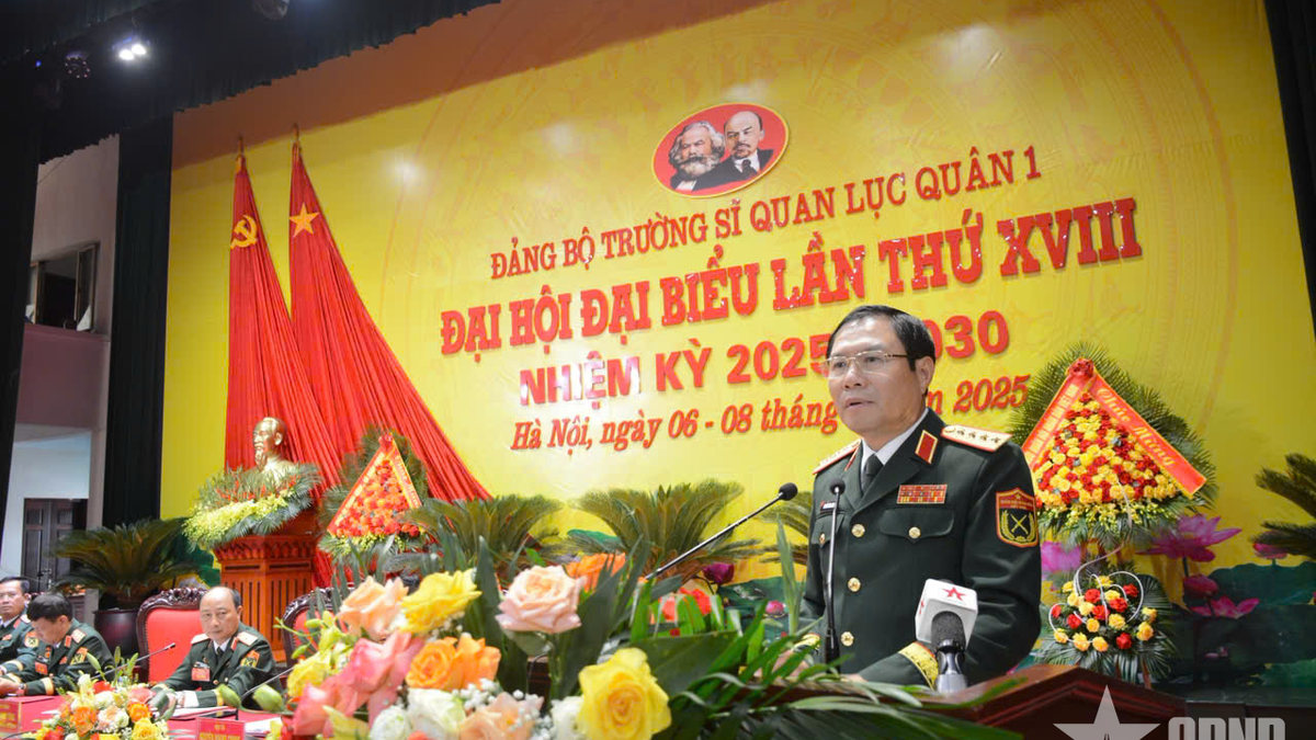 នាយឧត្តមសេនីយ៍ Nguyen Tan Cuong បានអញ្ជើញចូលរួម និងដឹកនាំមហាសន្និបាតលើកទី១៨ គណៈកម្មាធិការបក្ស សាលានាយទាហានរងទី១ អាណត្តិ ២០២៥-២០៣០។
