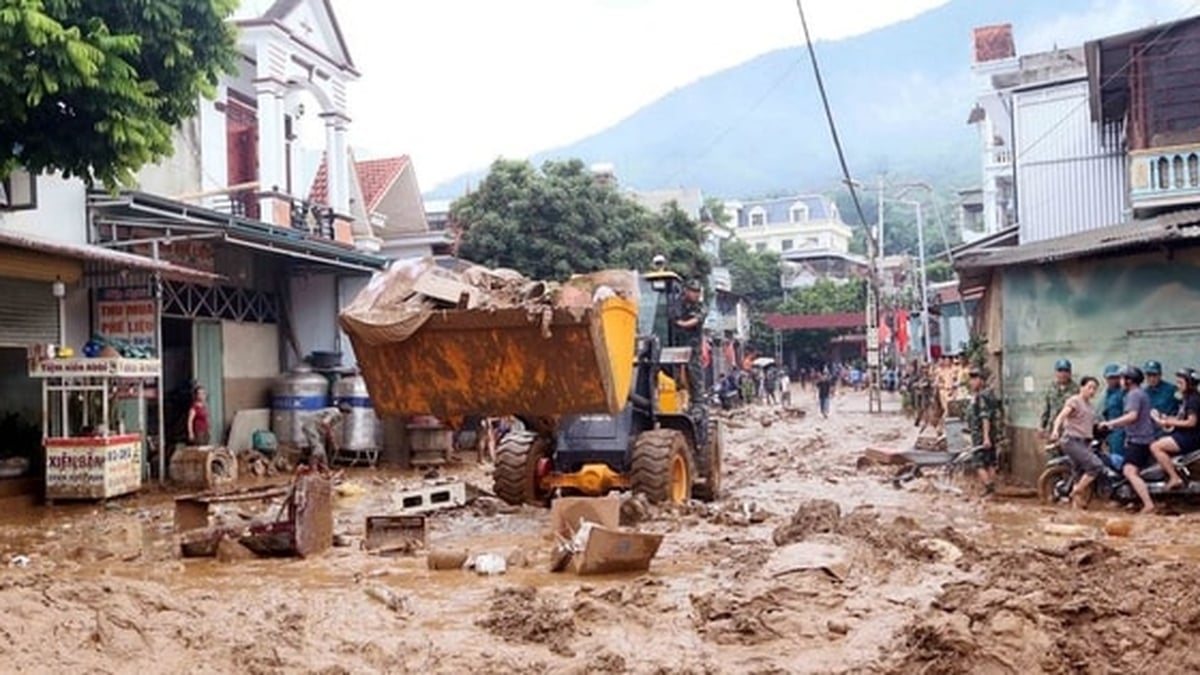 El Comité Central del Frente de la Patria de Vietnam asigna 131 mil millones de dongs para apoyar a tres provincias a superar las consecuencias de los desastres naturales.