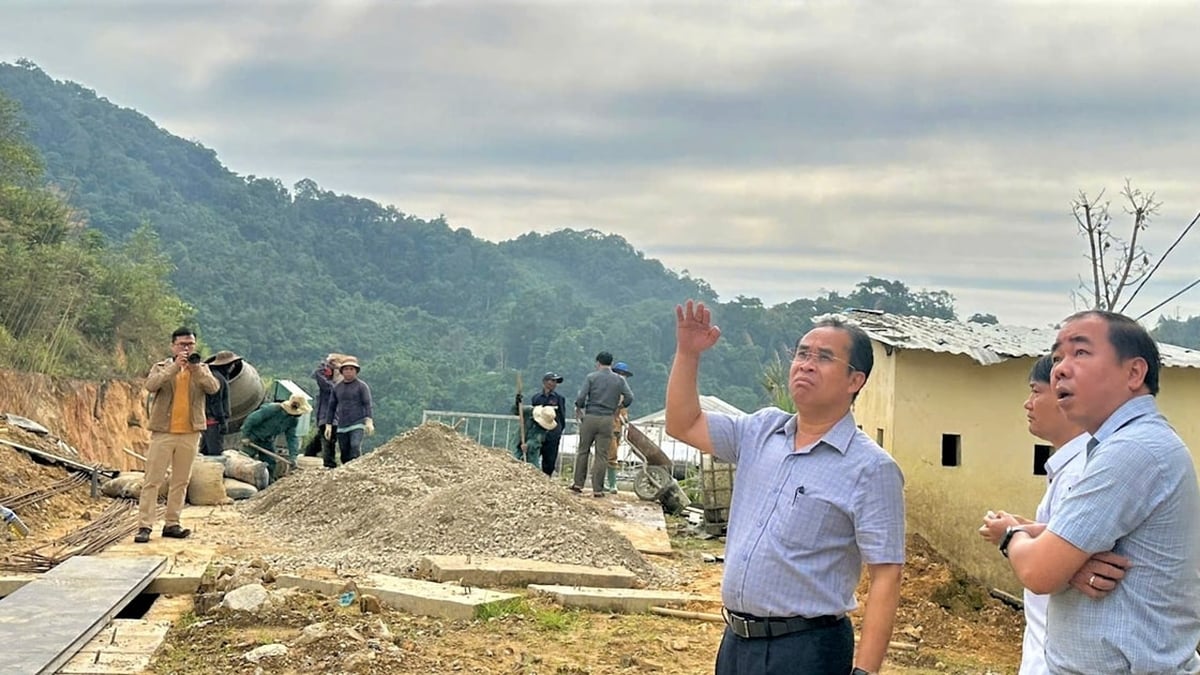 Field survey of proposed locations for building primary and secondary boarding schools in border communes