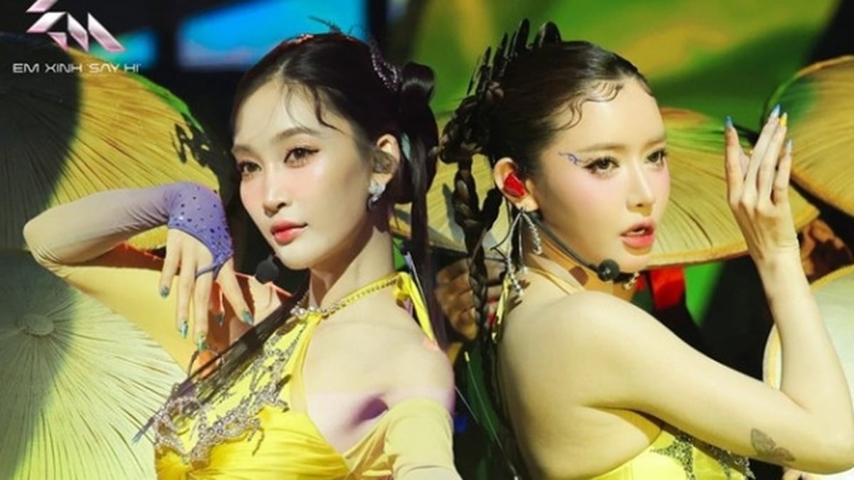Compare the appeal of million-view performances between Em xinh say hi and Anh trai say hi