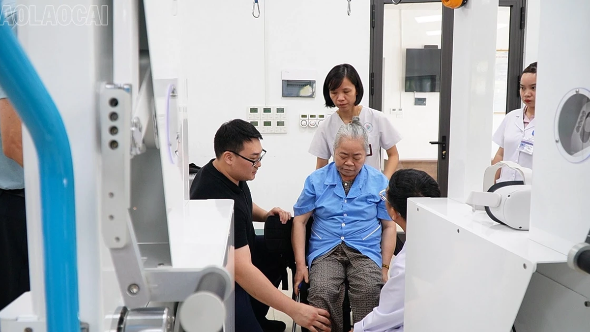 Receiving and transferring the operation of the Robot system for rehabilitation, training and gait adjustment