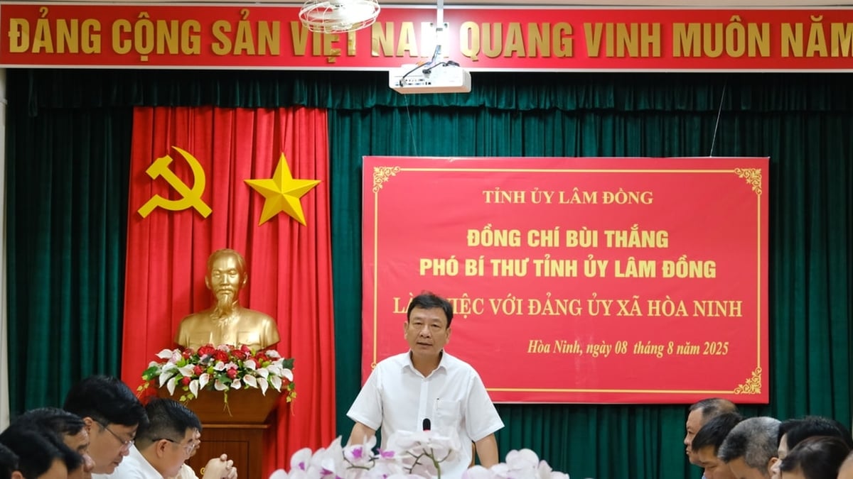 អនុលេខាគណៈកម្មាធិការបក្សខេត្ត Lam Dong លោក Bui Thang ពិនិត្យប្រតិបត្តិការរបស់អង្គភាពរដ្ឋាភិបាលនៅ Hoa Bac និង Hoa Ninh