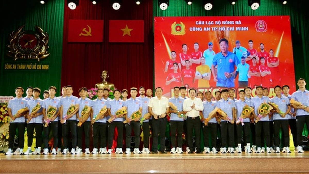 ក្លឹបប៉ូលីសទីក្រុងហូជីមិញបានបង្ហាញខ្លួនជាលើកដំបូងនៅមុនរដូវកាលថ្មី។