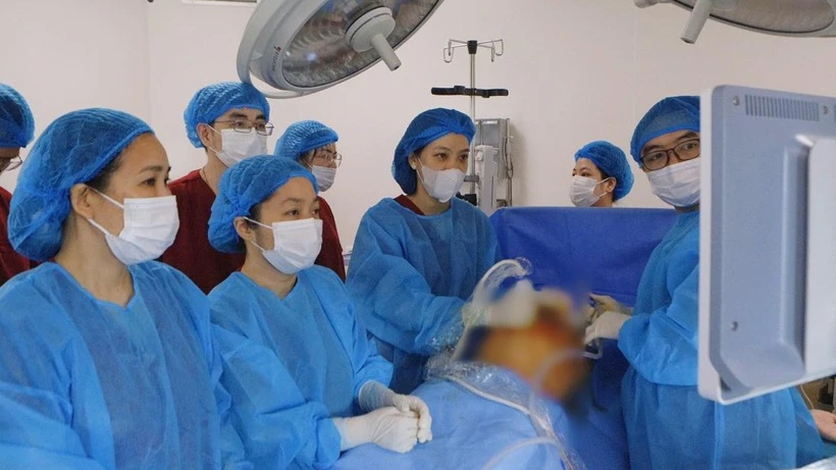 Otro bebé nació sano gracias a la técnica de drenaje pleural intrauterino