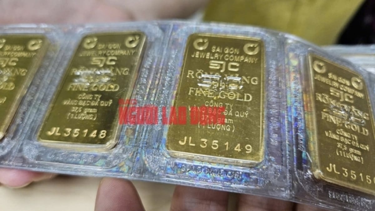 سعر سبائك الذهب SJC يصل إلى ذروة جديدة، ولا يزال العديد من الناس على استعداد لإنفاق الأموال للشراء
