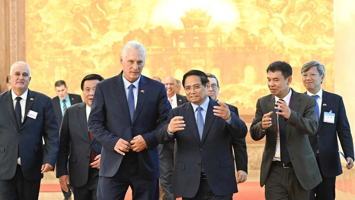 [Foto] Premierminister Pham Minh Chinh trifft sich mit dem Ersten Sekretär und Präsidenten der Republik Kuba Miguel Diaz-Canel Bermudez