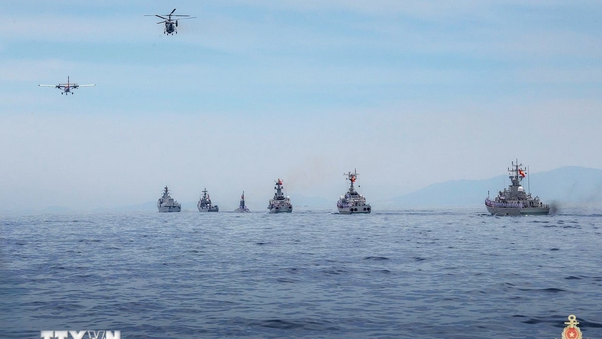 Siap untuk parade angkatan bersenjata di laut