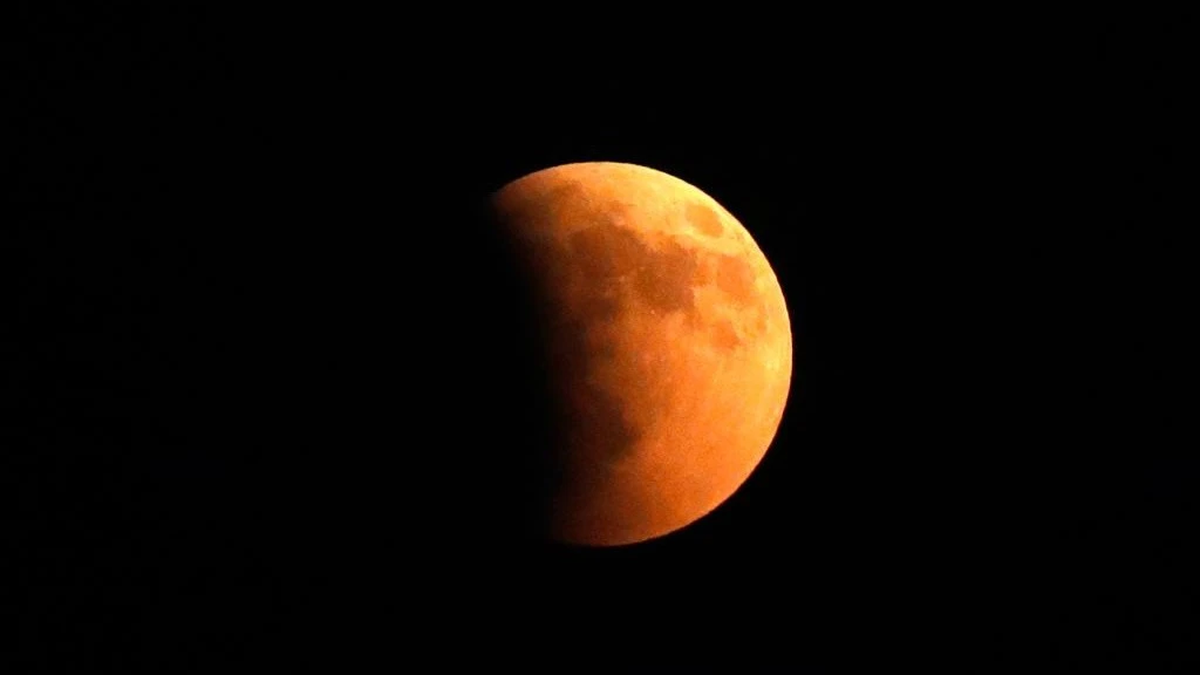 【写真】世界各地で驚くべき皆既月食が観測される