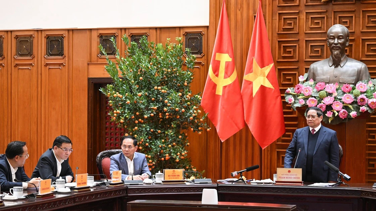 [Foto] Statsminister Pham Minh Chinh leder et møte i styringskomiteen for byggingen av kjernekraftverket.