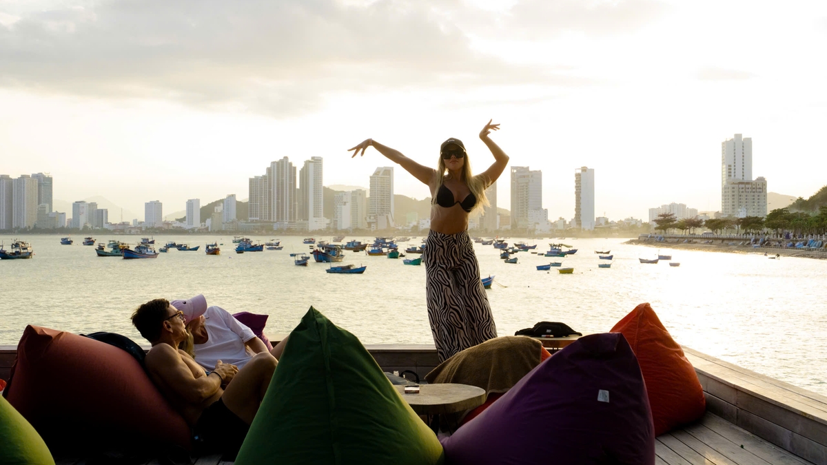 Nha Trang „milliárd dolláros” naplementéje az év elején vonzza a turistákat.