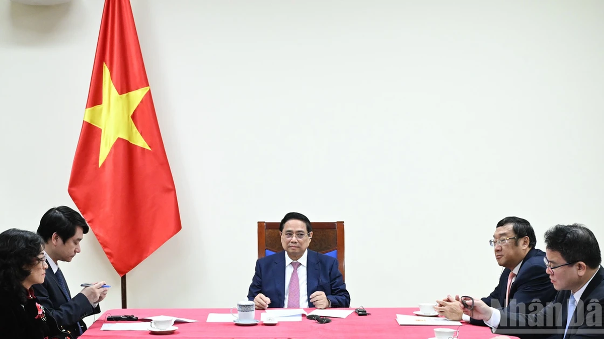 [Φωτογραφία] Ο πρωθυπουργός Pham Minh Chinh έχει τηλεφωνική επικοινωνία με τον Πρόεδρο της Αγκόλας João Manuel Gonçalves Lourenço