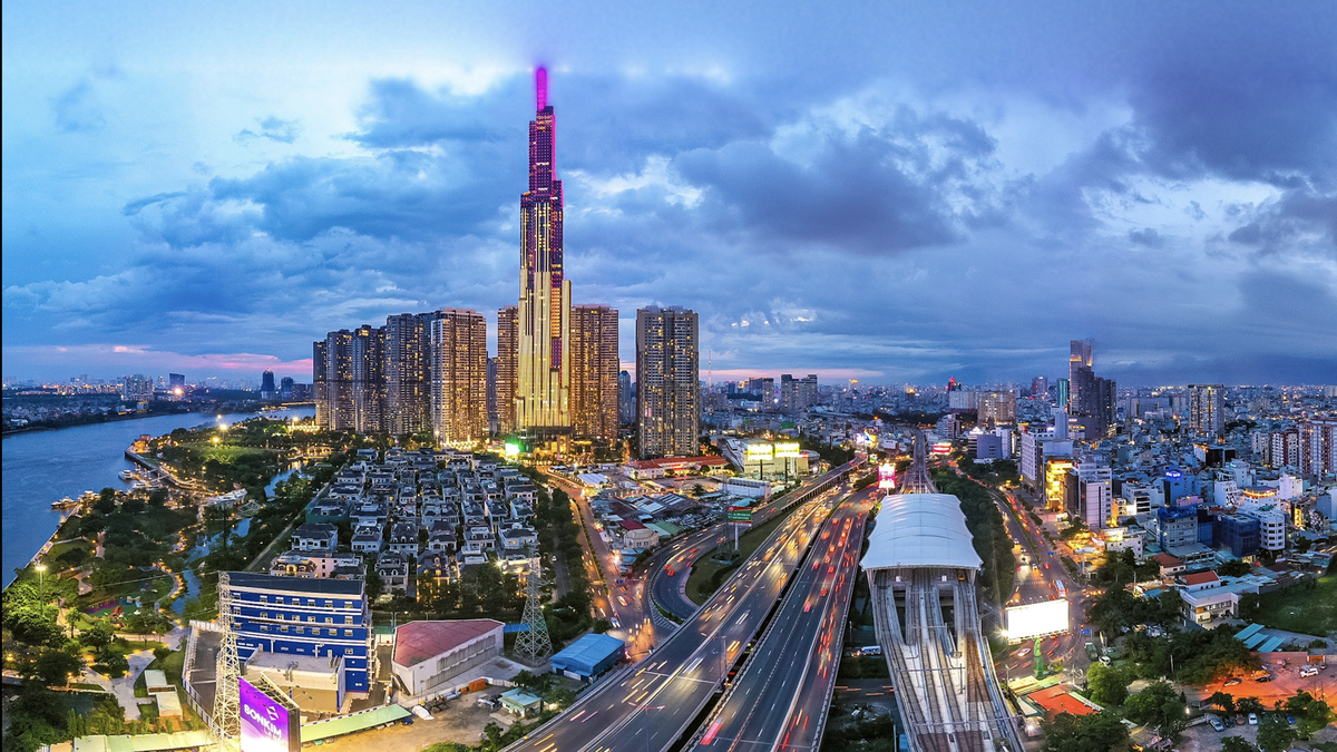 Planning for 6 regions: Hanoi to become the leading center, Ho Chi Minh City as the economic engine.