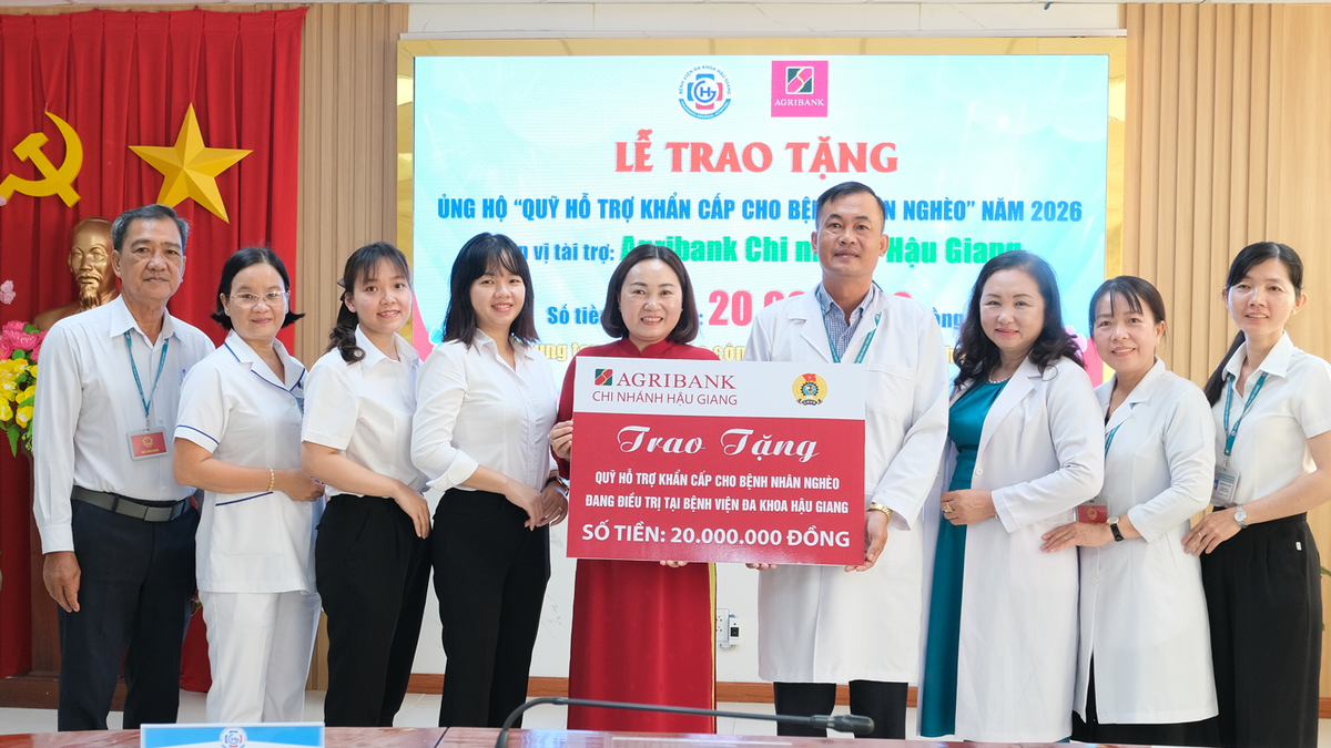 Agribank Chi nhánh Hậu Giang trao 20 triệu đồng ủng hộ “Quỹ hỗ trợ khẩn cấp cho bệnh nhân nghèo”