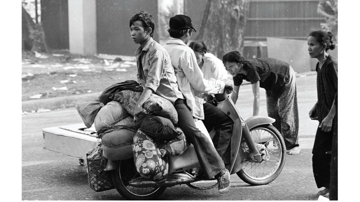 Triển lãm “Giao điểm Việt Nam”