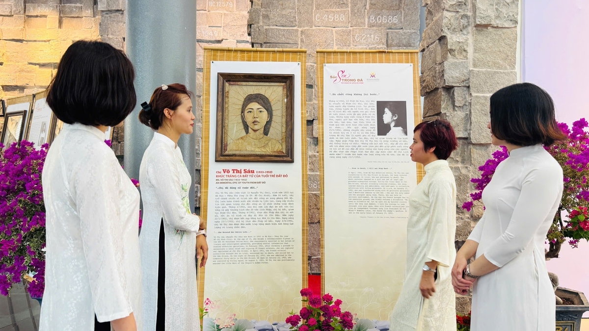Triển lãm “Sen trong đá”
