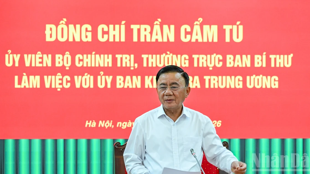 [រូបថត] លោក ត្រឹន កាំទូ សមាជិកគណៈកម្មាធិការអចិន្ត្រៃយ៍នៃគណៈកម្មាធិការកណ្តាលបក្ស ធ្វើការជាមួយគណៈកម្មាធិការត្រួតពិនិត្យកណ្តាល