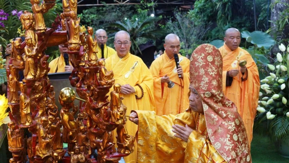 [Ảnh] Trang nghiêm lễ Mộc dục và rước Phật tại Huế