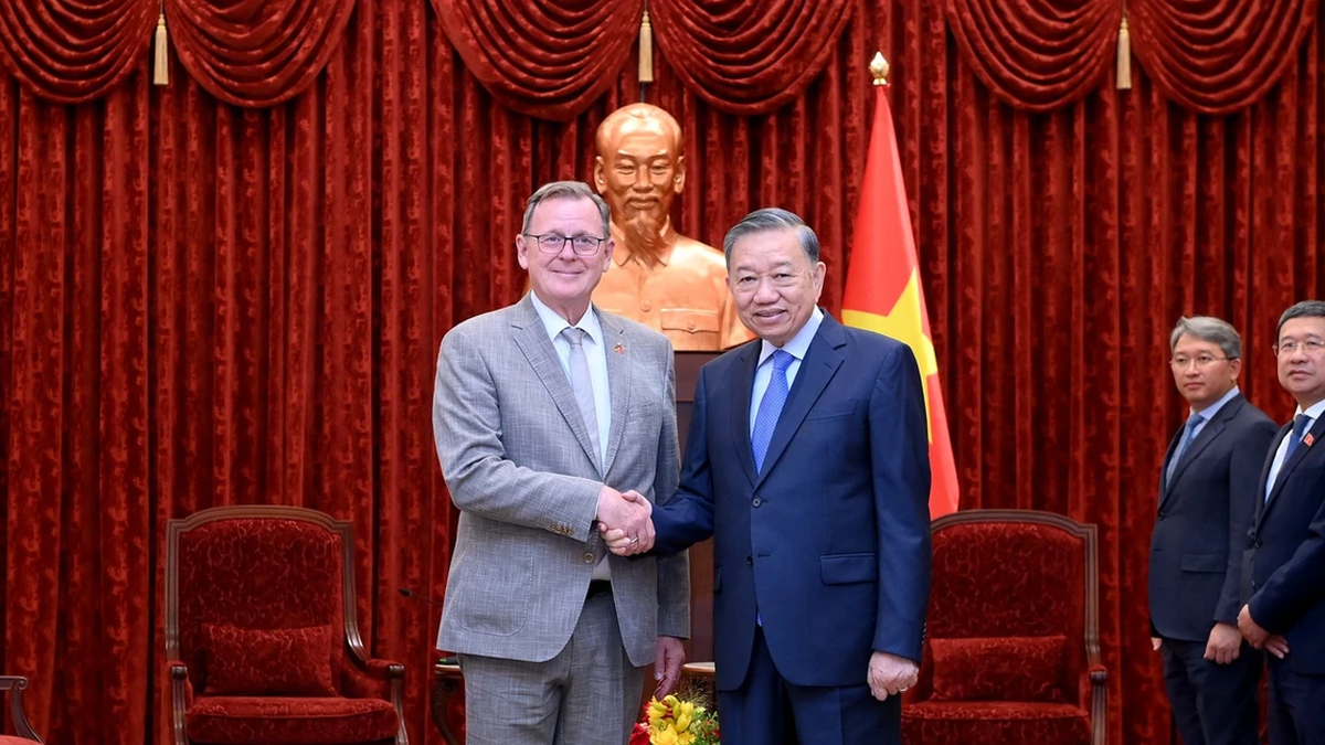 [Foto] El secretario general y presidente To Lam recibe al vicepresidente del Parlamento Federal de la República Federal de Alemania, Bodo Ramelow.