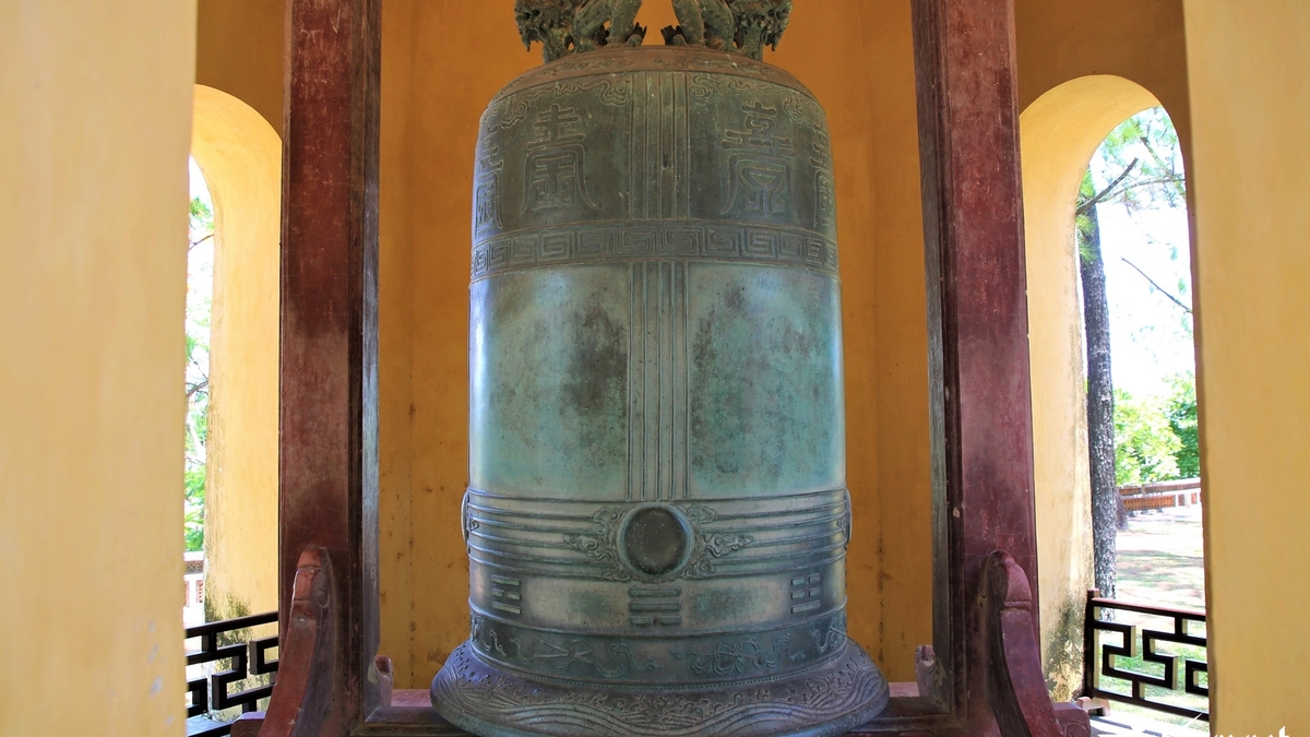 Ontdek de beroemdste tempel van Hue, een tempel van 425 jaar oud die twee nationale schatten herbergt.