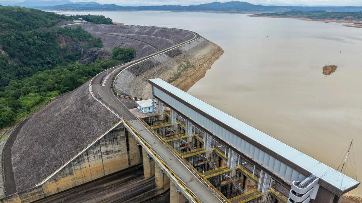 Infografica: La più grande struttura sotterranea del Vietnam presso la centrale idroelettrica di Ia Ly.