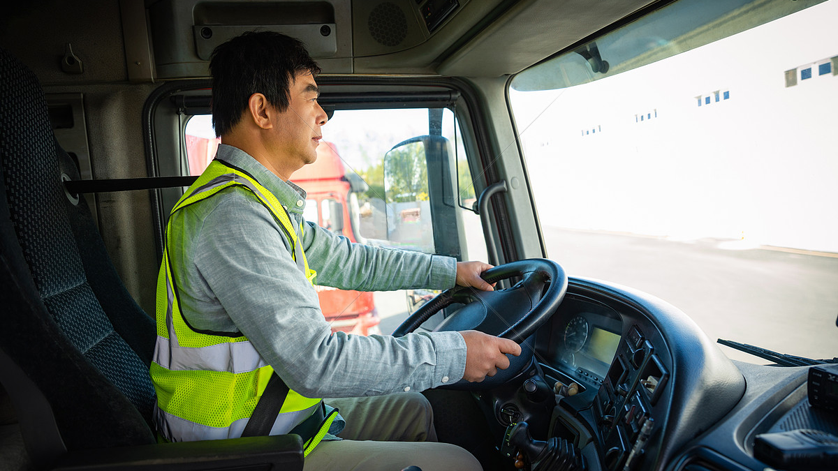 Proponer una serie de soluciones para abordar la escasez de conductores.