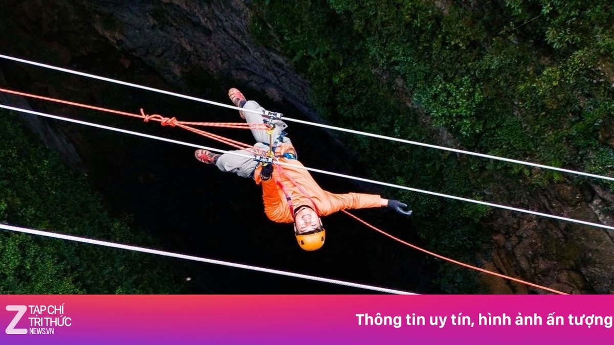 La primera tirolina de Vietnam cruza un sumidero de 250 metros de profundidad.