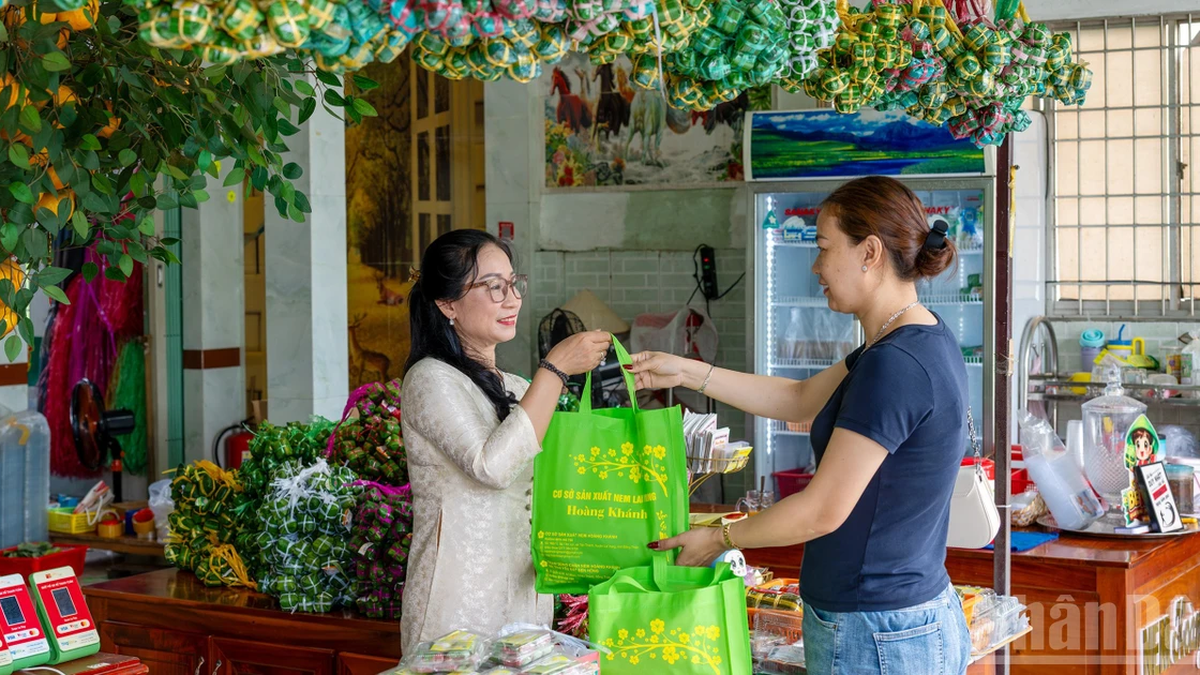 [Foto] Lai Vung fermentert svinekjøttpølse – en rustikk gave fra lotusblomstenes land.