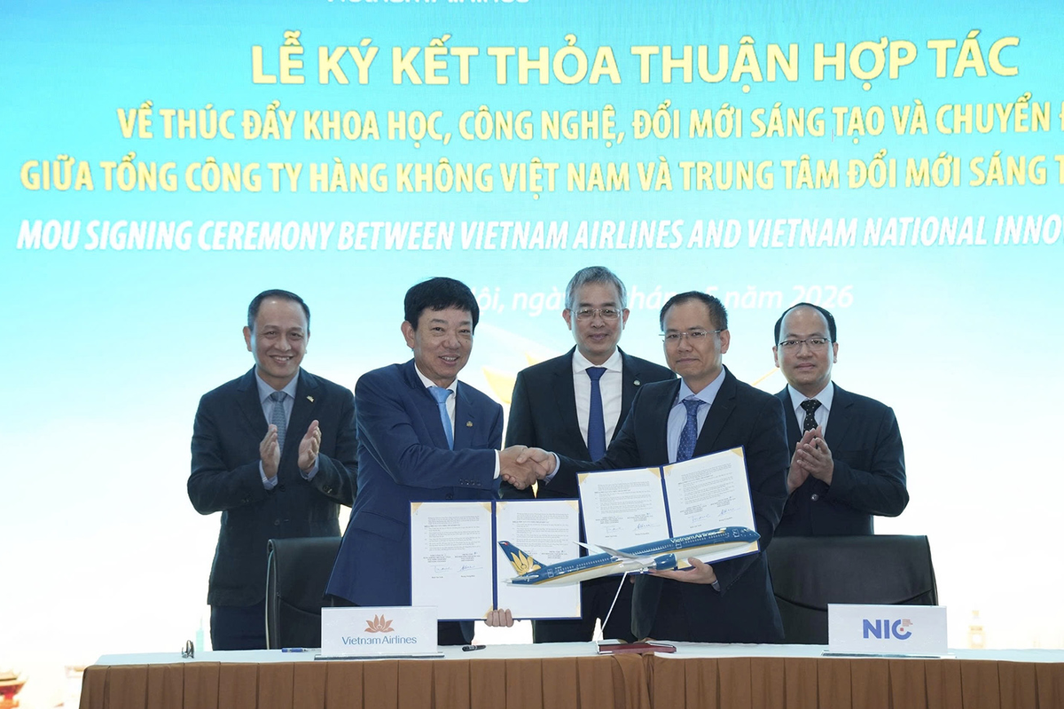 Vietnam Airlines firma un acuerdo de cooperación con el Centro Nacional de Innovación.