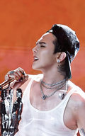 G-Dragon bùng nổ cùng khán giả trong đêm diễn tại Việt Nam 