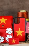 Giới trẻ săn kẹp tóc, sticker sao vàng cho mùa lễ Quốc khánh