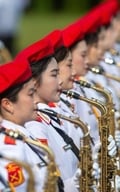 Bí mật sau những chiếc kèn nặng gần 20kg của khối nữ Quân nhạc