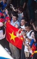 Bịn rịn giờ chia tay, người dân Thủ đô tiễn chân các chiến sĩ A80 rời Hà Nội