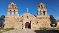 Bewundern Sie die atemberaubenden Kirchen mit ihrer wunderschönen Architektur in Bolivien.