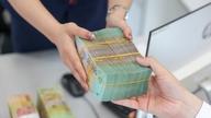Bank Negara Vietnam memberikan laporan kepada Majelis Nasional mengenai harga emas dan restrukturisasi lembaga kredit.