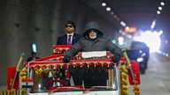 India opent strategische tunnel en handhaaft troepenmacht nabij de Chinese grens.