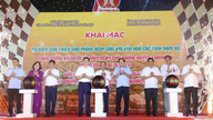 100 OCOP-stånd (One Commune One Product) som visade upp kulturen i de södra provinserna presenterades i Thanh Tri-distriktet.