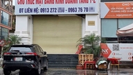 Vinh şehrindeki en gözde gayrimenkullerde bulunan çok sayıda büfe, durgun bir iş dönemi yaşıyor.