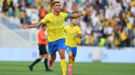 Cristiano Ronaldo strzela efektowną bramkę z rzutu wolnego, przytrzymując bramkarza w miejscu.