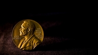 Tiền thưởng giải Nobel hơn một thế kỷ vẫn không hết nhờ chiến lược đầu tư sinh lời vượt trội