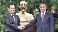 Generalsekretær To Lam deltager i indvielsesceremonien for statuen af ​​præsident Ho Chi Minh i Nordkorea.