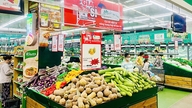 អ្នកលក់រាយកំពុងនិយាយអំពីការបង្កើនការផ្គត់ផ្គង់ទំនិញសំខាន់ៗដល់ប្រជាជននៅតំបន់ដែលរងផលប៉ះពាល់ដោយទឹកជំនន់។