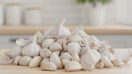 Experts say: Just 1-2 cloves of garlic a day can do amazing things for your heart and liver!