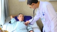 Доктор Нгуен Динь Куанг, специалист II категории, и его путь к тому, чтобы привести отделение лечения инсультов в провинции Донг Най в соответствие с международными стандартами.