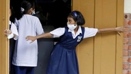 Mange skoler i Malaysia er lukket på grund af et influenzaudbrud.