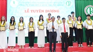 Компания Phu Rieng Rubber Company наградила 130 выдающихся студентов.