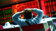 În mod neașteptat, indicele VN a scăzut cu un record de aproape 95 de puncte, capitalizarea de piață scăzând cu peste 15,6 miliarde de dolari.