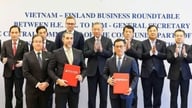 ト・ラム事務総長は、ベトナムとフィンランド間の新たな協力関係を促進する国際航空資源開発に関する協定にベトジェットが署名するのを見守った。